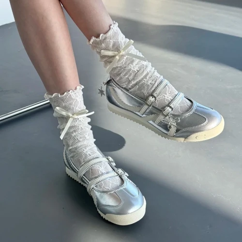 5 Jenis Sepatu yang Wajib Punya