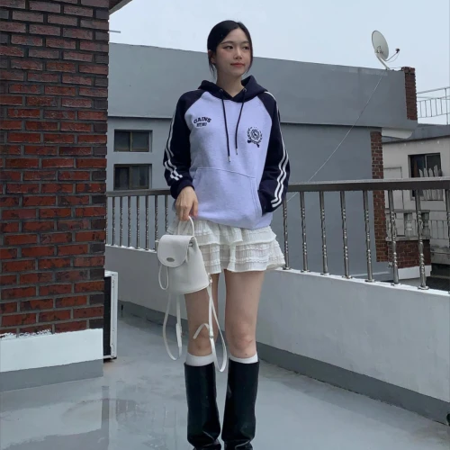 Outfit yang Cocok dengan Mini Backpack