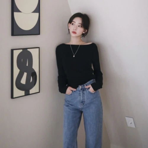 5 OOTD Simpel tapi Tetap Manis untuk Aktivitas Sehari-hari