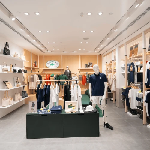 Lacoste Buka Kembali Gerai di Plaza Indonesia dan Hadirkan Koleksi Spring/Summer 2026