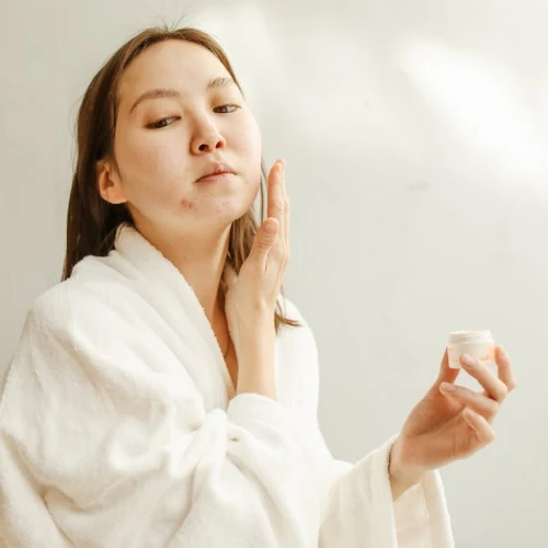 Deretan Ingredients yang Cocok untuk Menghilangkan Bekas Jerawat