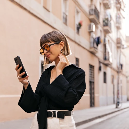 35 Emoji Ini Cocok untuk Flirting! Simpel Tapi Bisa Buat Hubungan Tambah Mesra