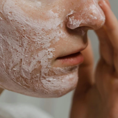 Ingredients Skincare yang Bisa Membantu Memperkecil Tampilan Pori