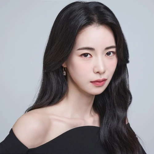 5 Gaya Makeup Elegan Ala Lim Ji Yeon