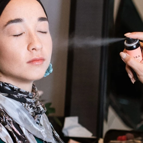 Cara Memilih Setting Spray untuk Tipe Kulit dan Finish yang Kamu Mau!