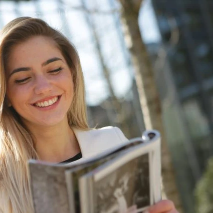 6 Rekomendasi Novel Romance Mendebarkan yang Wajib Dibaca