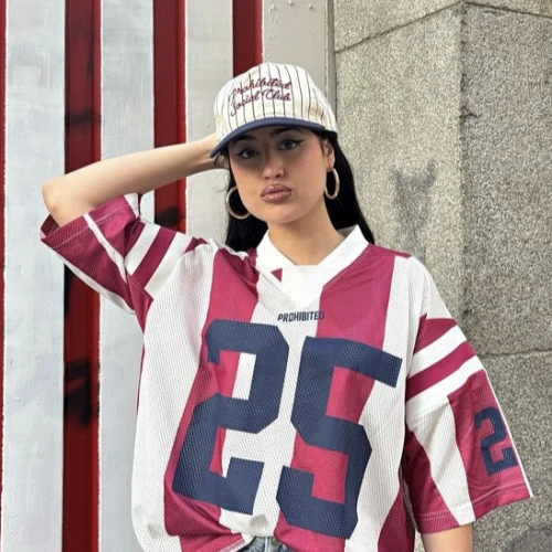 Banyak Fashion Enthusiast Mulai Memakai Jersey, Ini Alasannya