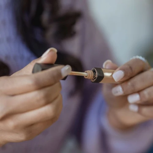 5 Rekomendasi Concealer untuk Menutupi Dark Spot