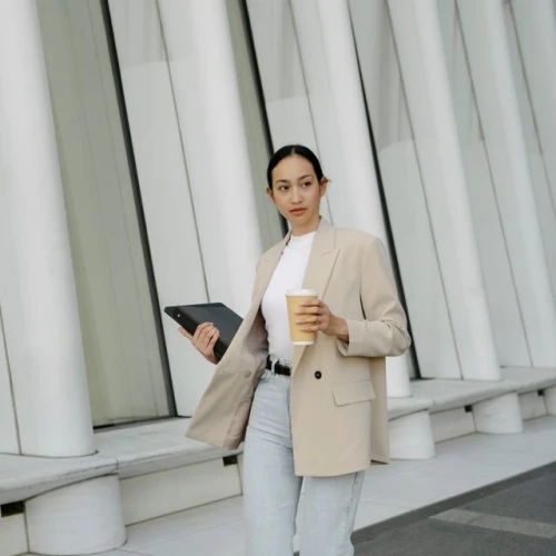 Tips Styling Jeans Agar Cocok untuk Acara Formal