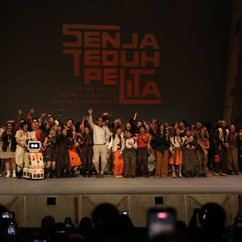 Musikal Senja Teduh Pelita Resmi Dipentaskan, Kisahkan Perjuangan di Dunia Pasca-Kehancuran
