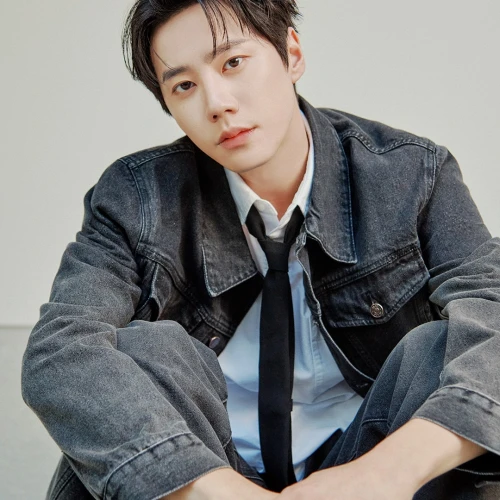 Fakta Menarik Lee Jun Young