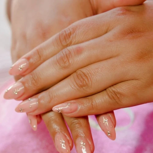 Rekomendasi Warna Nail Art yang Bagus