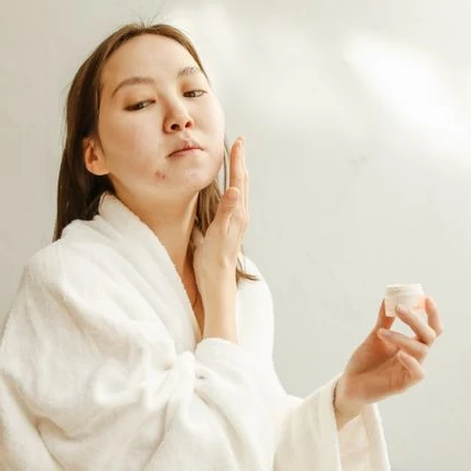 Apa Itu Tretinoin dan Manfaatnya untuk Jerawat