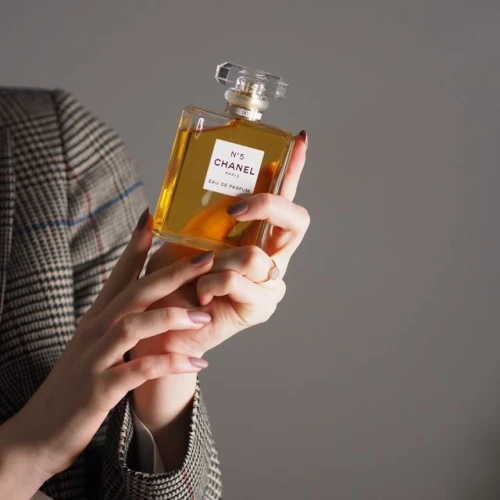 Tips Memilih Parfum yang Cocok untuk Pemula