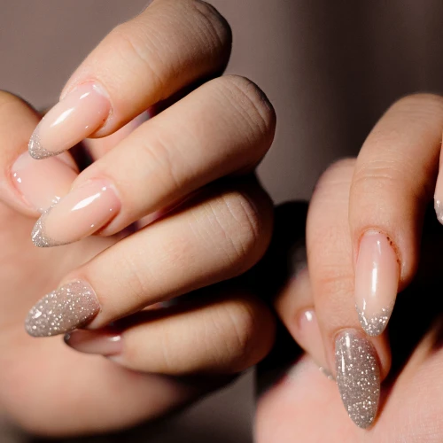 Berapa Lama Sebenarnya Nail Gel Bisa Bertahan?