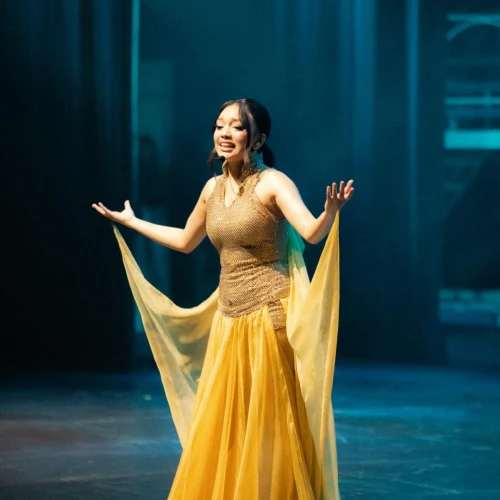 Naura Ayu Membuka Babak Baru Lewat Showcase “Cerita Penuh Cahaya”