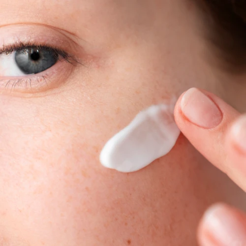Apa Itu Hybrid Sunscreen & Bagaimana Cara Kerjanya?