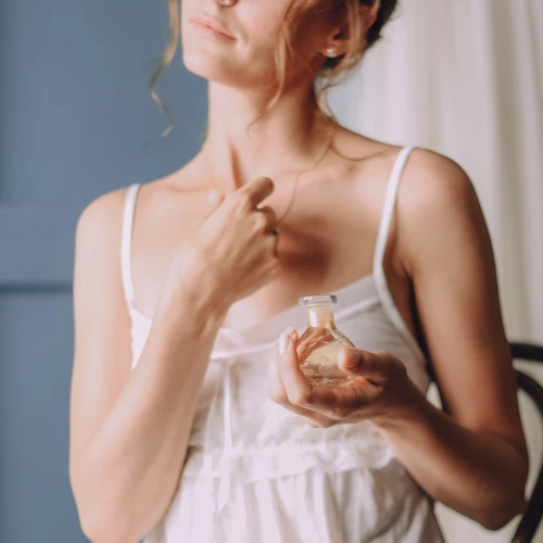 Fragrance Layering Jadi Bagian dari Wellness, Benarkah Aroma Bisa Memengaruhi Perasaan?