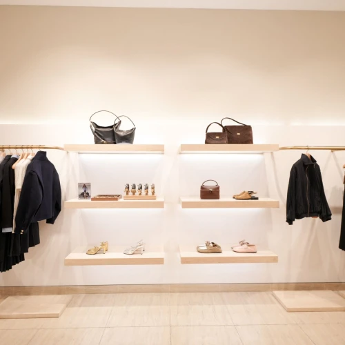 Sandro Hadirkan Gaya Era '70-an dengan Sentuhan Parisian Chic di Koleksi Fall/Winter 2026