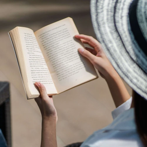 Suka Novel ‘We Were Liars’? Ini Rekomendasi Novel Lain dari E. Lockhart