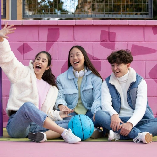 Friendfluence: Seberapa Besar Pengaruh Teman dalam Memilih Pasangan?