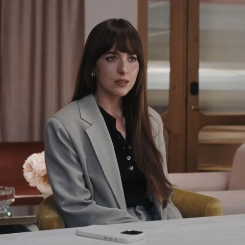 Rekomendasi Hair Color Cantik ala Dakota Johnson