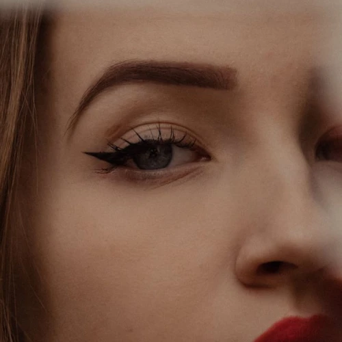 Pilihan Eyeliner yang Cocok untuk Para Pemula