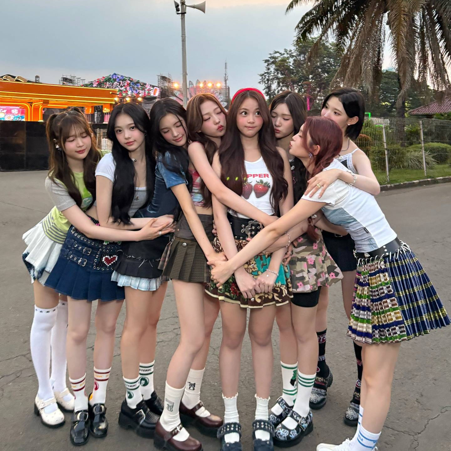 Deretan Foto Cantik Hearts2Hearts di Balik LaLaLa Festival 2025 yang Wajib Kamu Simak!