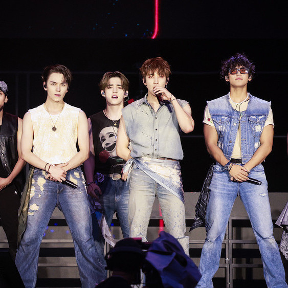 Sukses Jadi Headliner, SEVENTEEN Tampil Memukau di Lollapalooza Berlin 2024