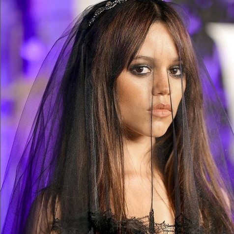 Intip Penampilan Stylish Pemeran Wednesday Addams, Jenna Ortega!