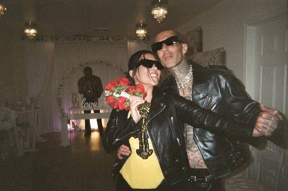 Travis Barker & Kourtney Kardashian Diam-Diam Resmi Menikah