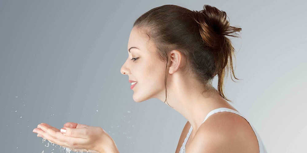 Beauty Alert : Tren Mencuci Muka dengan Sparkling Water