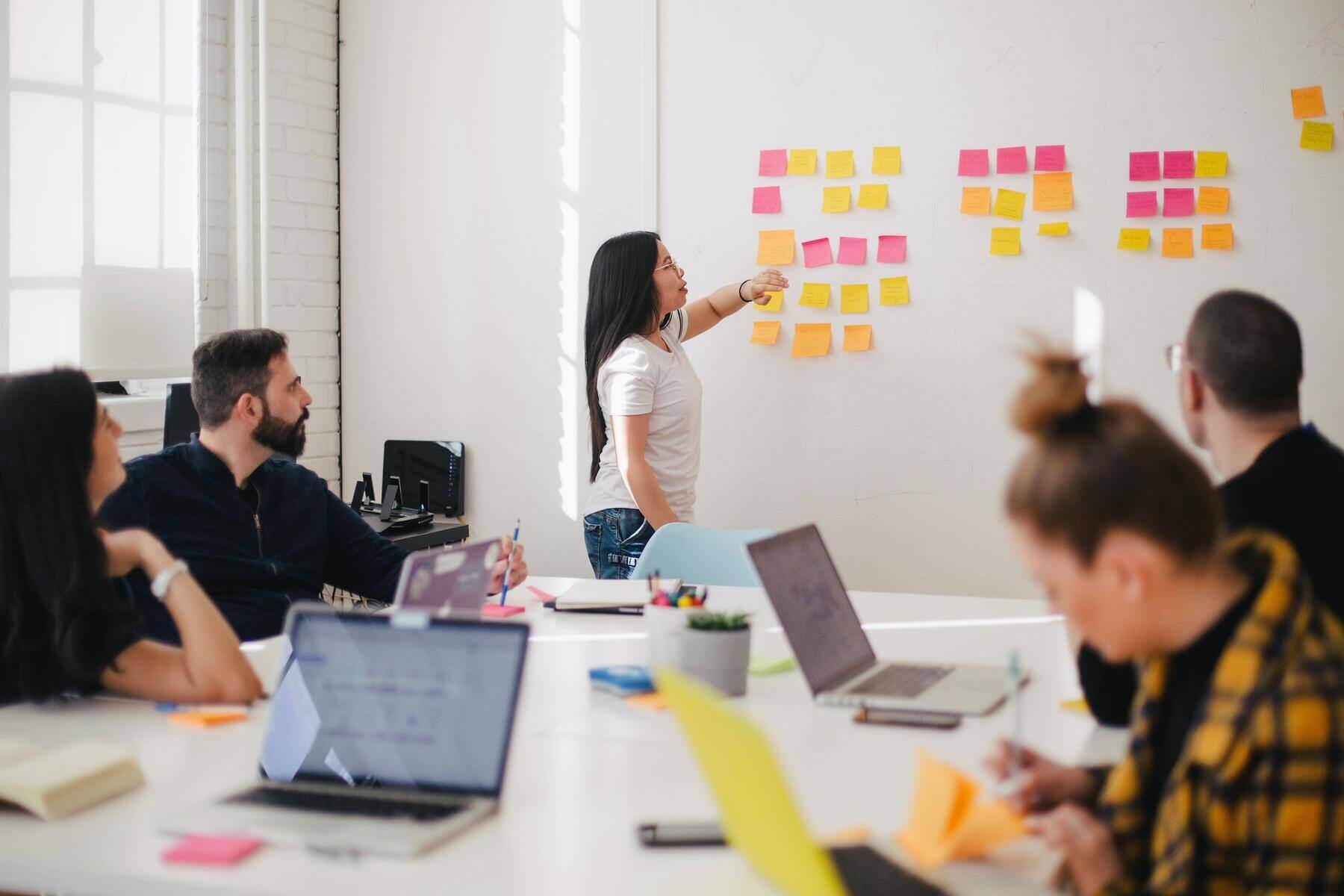 Alasan Di Balik Terjadinya Perasaan Impostor Syndrome