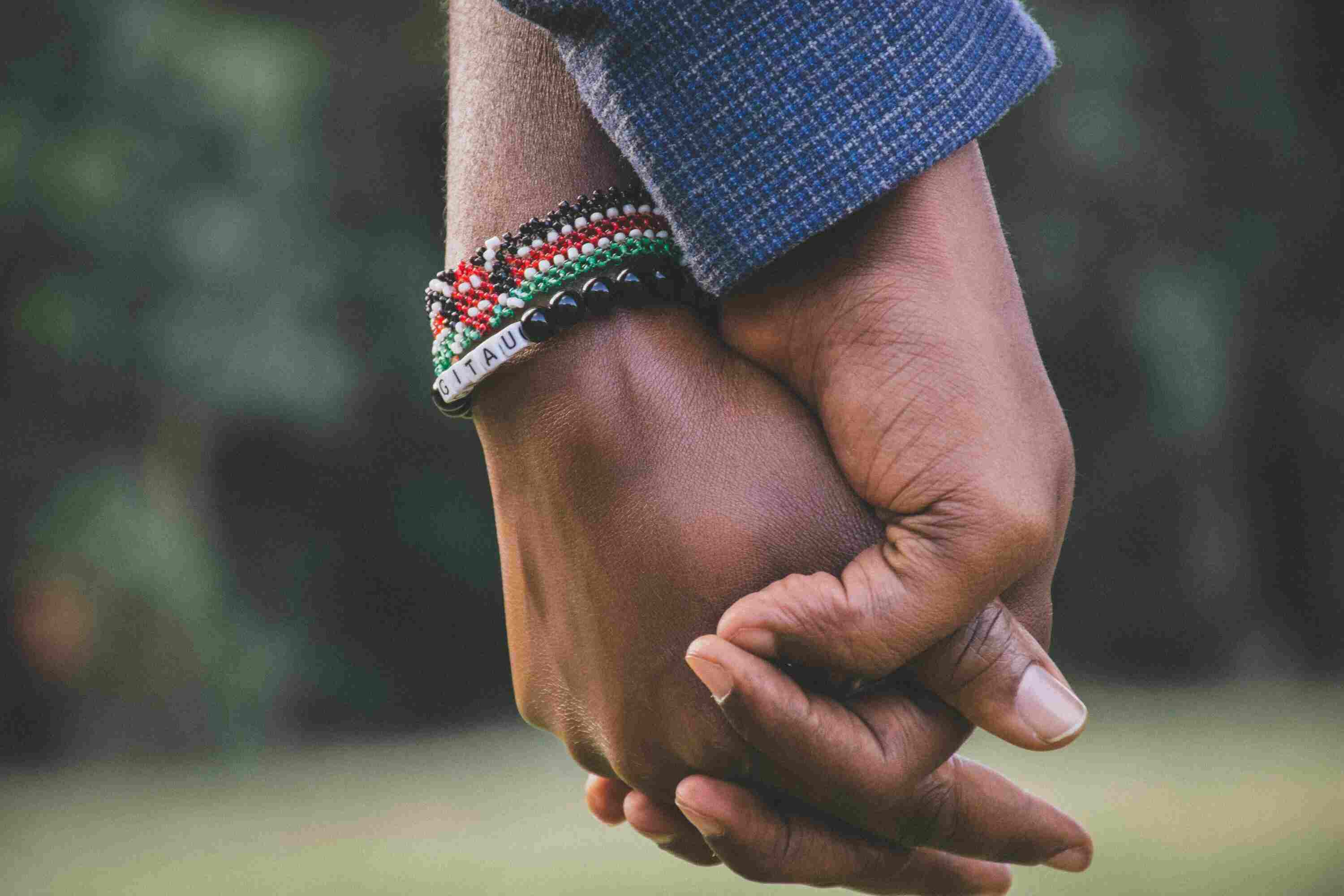 Perempuan Ini Jatuh Cinta ke Bodyguard yang Menjaganya dari Mantan