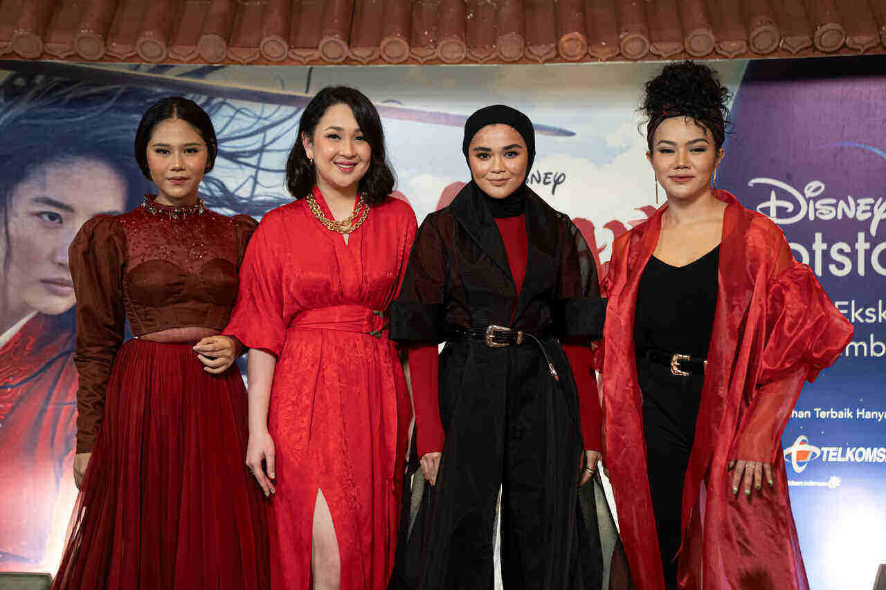 4 Penyanyi Indonesia Nyanyikan "Reflection" untuk Film Mulan