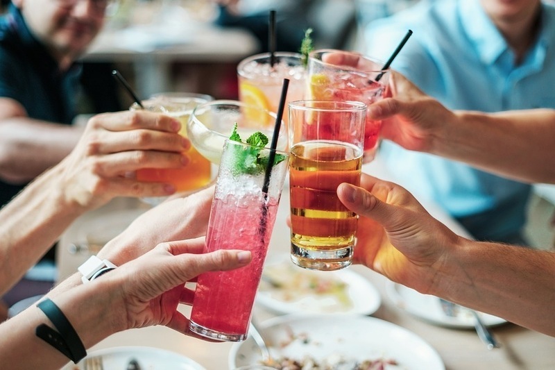 Hindari Makanan & Minuman Ini Setelah Mabuk
