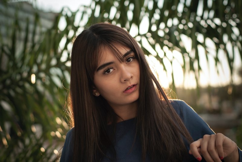 Cara Potong Poni di Rumah ala Penata Rambut Kim Kardashian