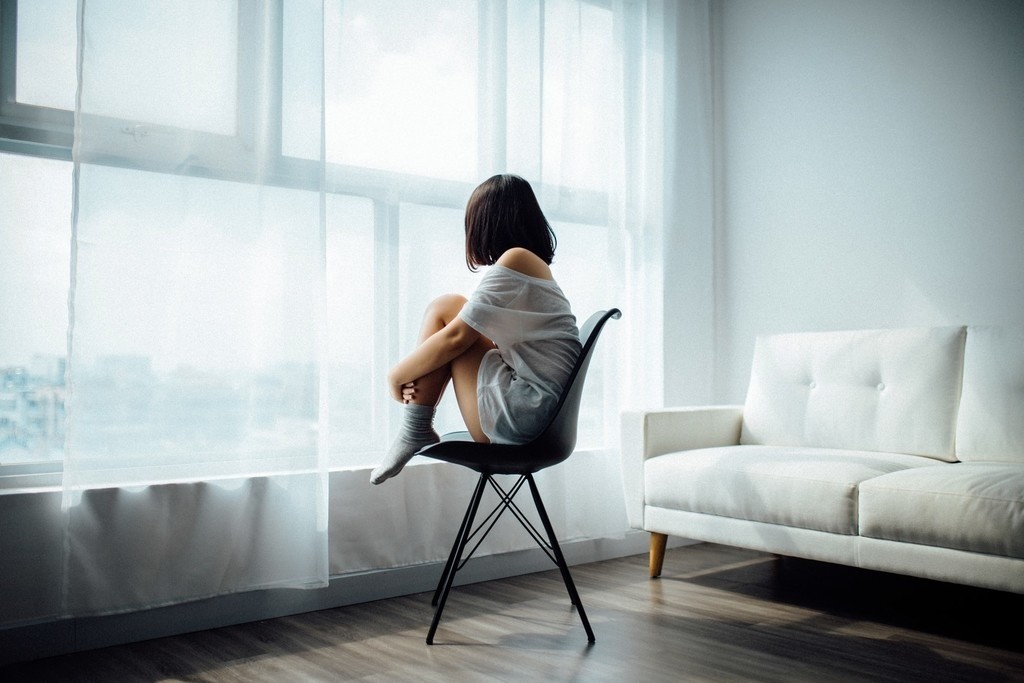 Merasa Kesepian? Ini Cara Menjaga Kesehatan Mental Kamu
