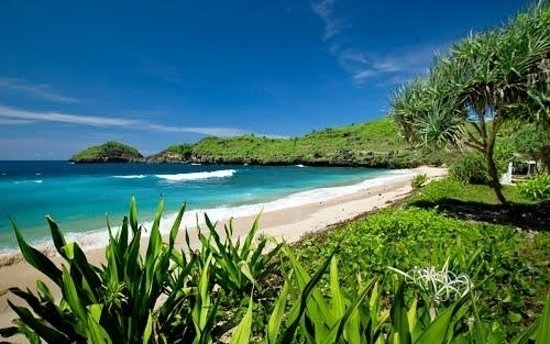 5 Pantai di Pulau Jawa Untuk Liburan Kamu Berikutnya