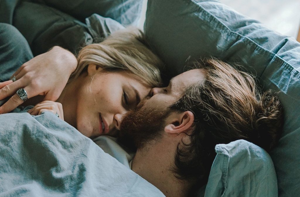 Tak Disangka, Ini 8 Manfaat Berhubungan Seks di Pagi Hari