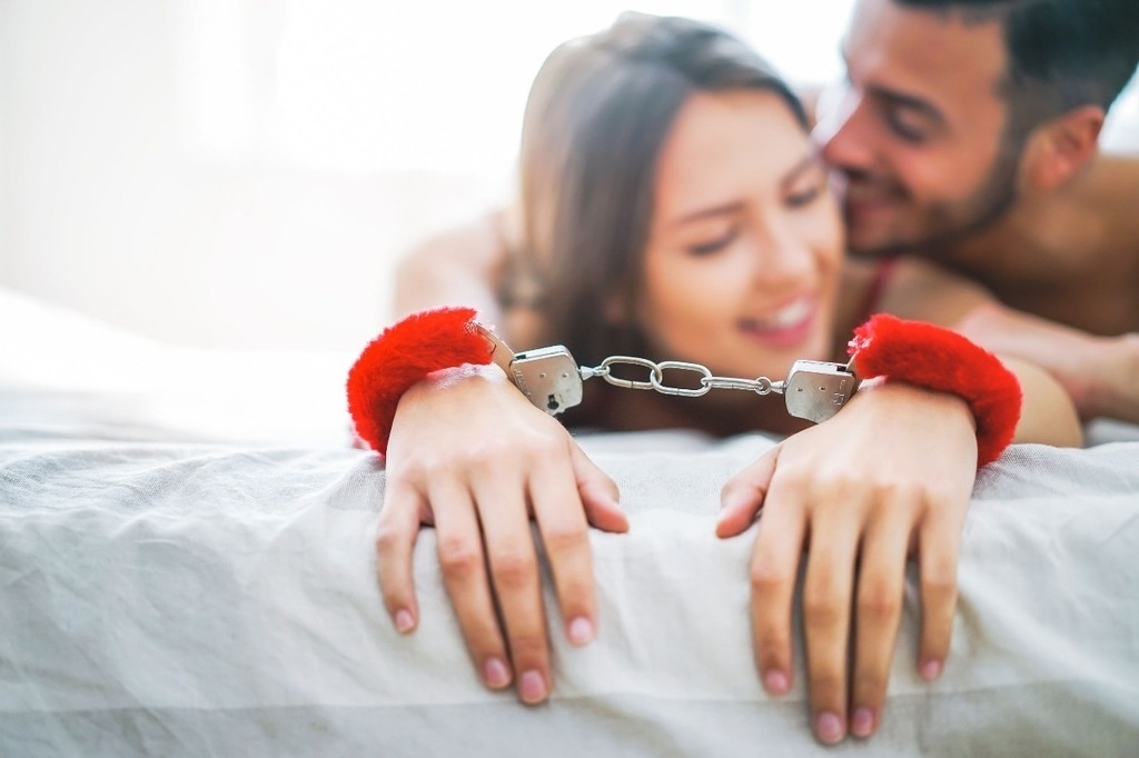 10 Tips dan Ide untuk Sesi Role Play Seksi di Ranjang!