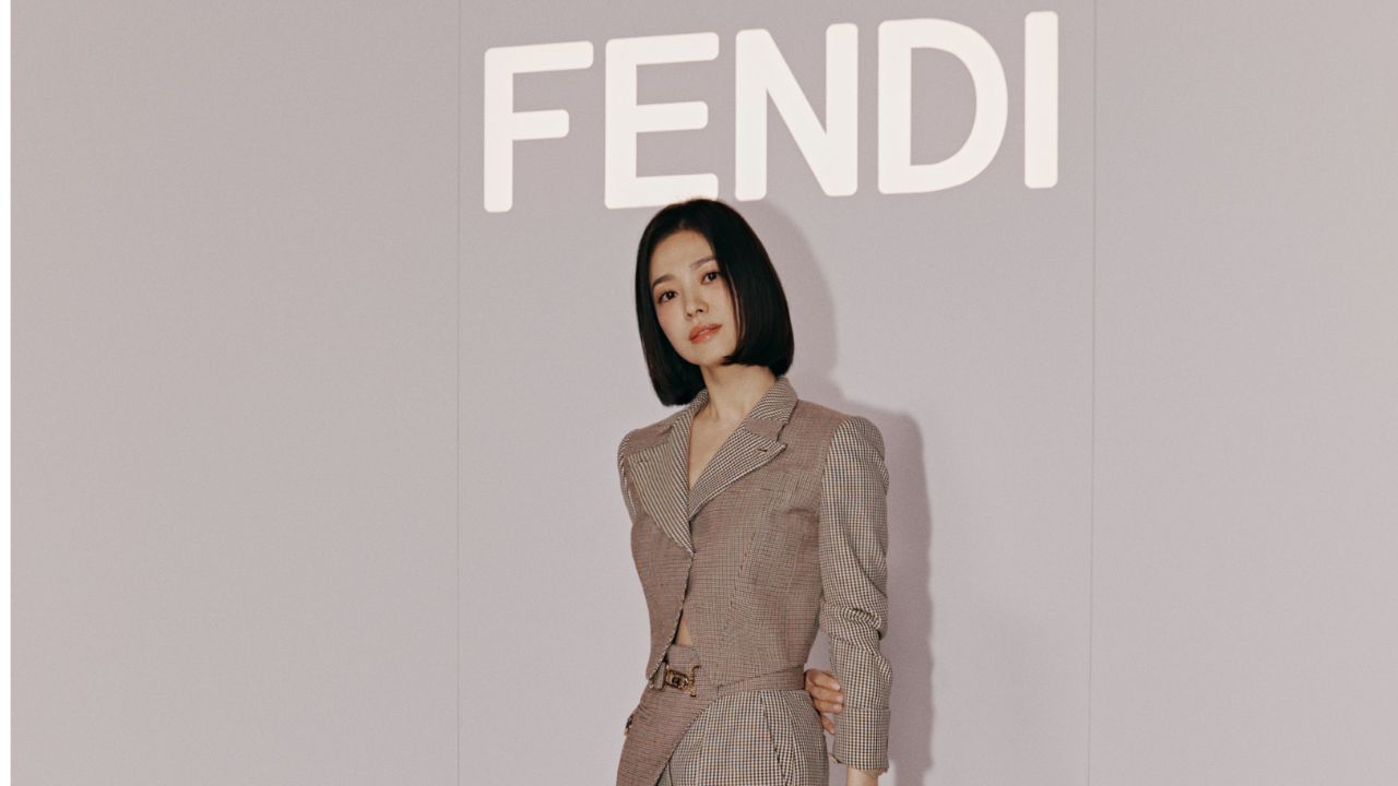 Intip Gaya Para Selebriti di Fashion Show Haute Couture Fall 2022